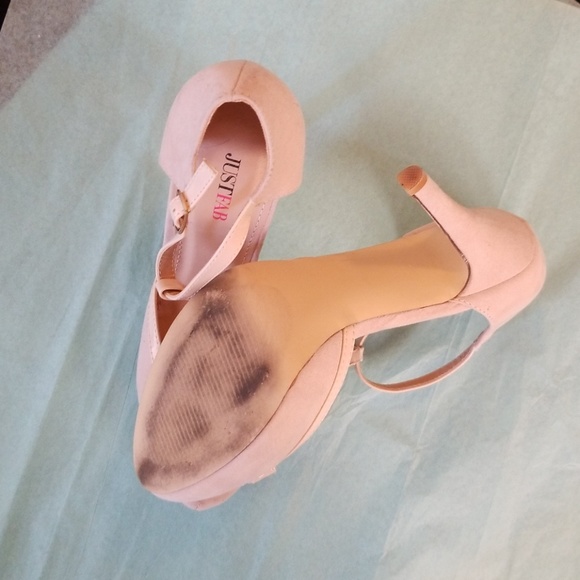 JUST FAB SZ 8 T-STRAP PUMPS NUDE SUEDE - Picture 3 of 3